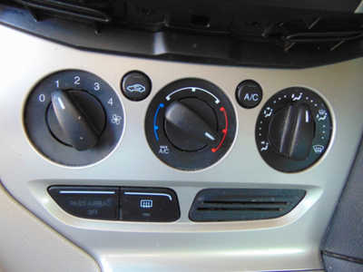 2014 Ford Focus, $6995. Photo 9