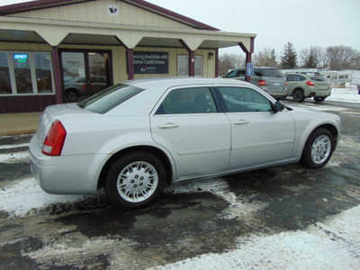 2006 Chrysler 300, $2495. Photo 2