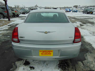 2006 Chrysler 300, $2495. Photo 3