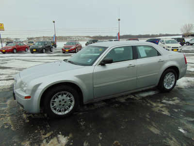 2006 Chrysler 300, $2495. Photo 5