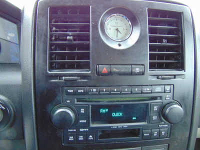 2006 Chrysler 300, $2495. Photo 7
