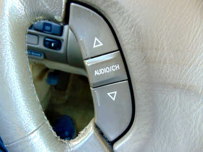 2002 Acura RL, $5995. Photo 11