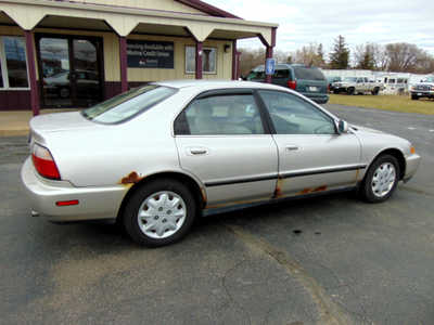 1997 Honda Accord, $1000. Photo 2