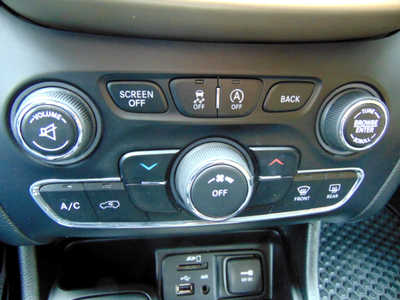 2015 Jeep Cherokee, $9495. Photo 11