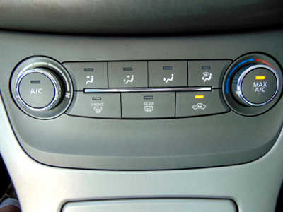 2014 Nissan Sentra, $8995. Photo 10