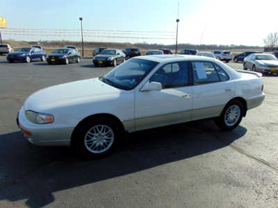 1996 Toyota Camry, $2495. Photo 5