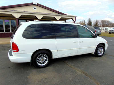 1999 Chrysler Town & Country, $4695. Photo 2