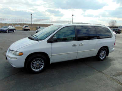 1999 Chrysler Town & Country, $4695. Photo 5