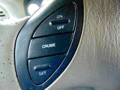 1999 Chrysler Town & Country, $4695. Photo 8