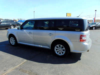 2011 Ford Flex, $4495. Photo 4