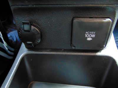 2009 Pontiac Vibe, $6495. Photo 9