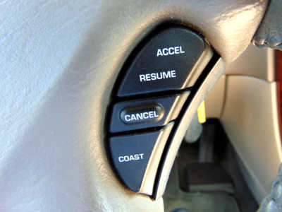 2001 Chrysler Town & Country, $4295. Photo 11