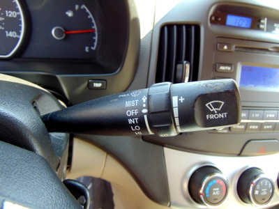 2010 Hyundai Elantra, $3795. Photo 12