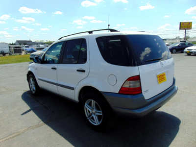 1999 Mercedes-Benz M-Class, $1995. Photo 4
