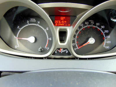2013 Ford Fiesta, $6995. Photo 8