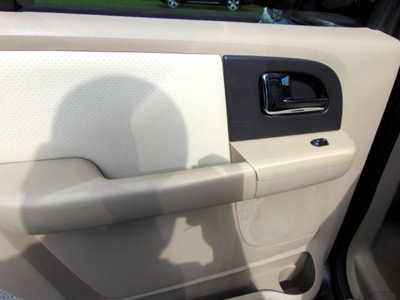 2005 Ford Expedition, $1800. Photo 12
