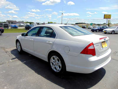 2010 Ford Fusion, $6495. Photo 4