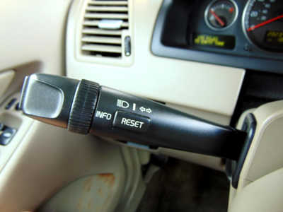 2005 Volvo XC90, $3495. Photo 11