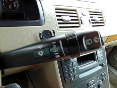 2005 Volvo XC90, $3495. Photo 12
