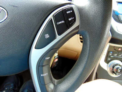 2012 Hyundai Elantra, $5495. Photo 11