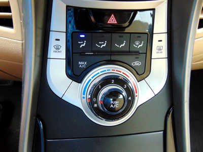 2012 Hyundai Elantra, $5495. Photo 9