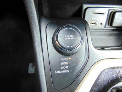 2015 Jeep Cherokee, $5995. Photo 12