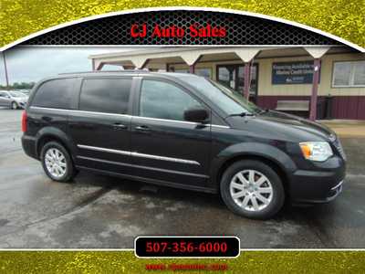 2015 Chrysler Town & Country, $5495. Photo 1