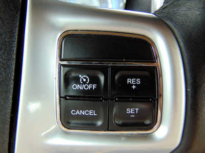 2012 Chrysler 300, $2295. Photo 12
