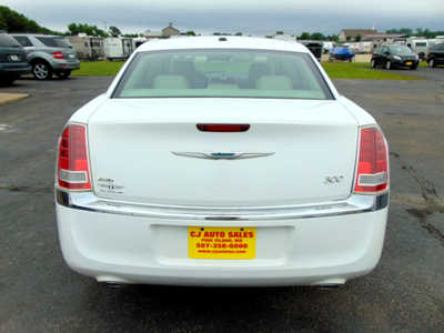 2012 Chrysler 300, $2295. Photo 3