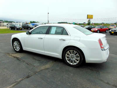 2012 Chrysler 300, $2295. Photo 4