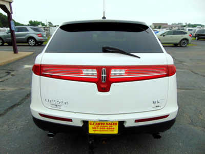 2013 Lincoln MKT, $3495. Photo 3