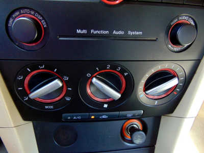 2009 Mazda Mazda3, $3495. Photo 9