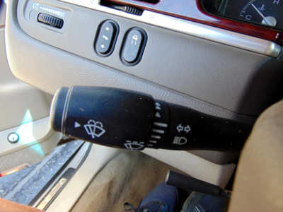 2005 Lincoln Town Car, $2495. Photo 11