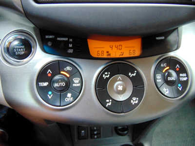 2009 Toyota RAV4, $7495. Photo 10