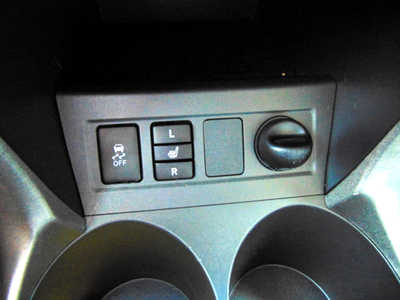 2009 Toyota RAV4, $7495. Photo 11