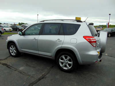 2009 Toyota RAV4, $7495. Photo 4
