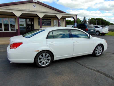 2005 Toyota Avalon, $2595. Photo 2