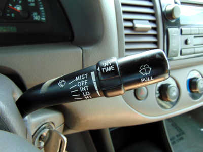2004 Toyota Camry, $5495. Photo 11