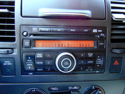2010 Nissan Versa, $4495. Photo 7