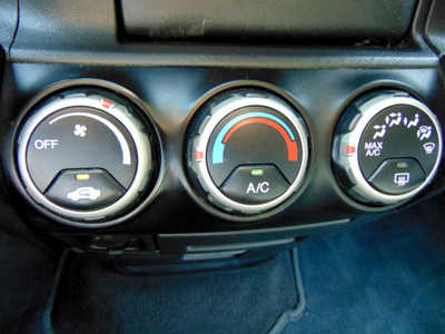 2003 Honda CR-V, $4495. Photo 8