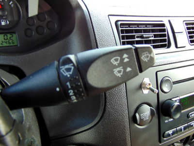 2007 Ford Focus, $5495. Photo 12