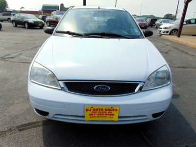 2007 Ford Focus, $5495. Photo 6