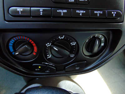 2007 Ford Focus, $5495. Photo 8