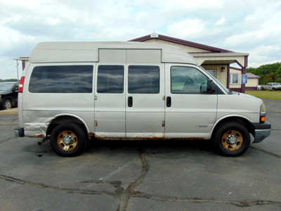 2005 Chevrolet Van,Passenger, $2495. Photo 2