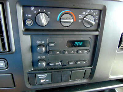 2005 Chevrolet Van,Passenger, $2495. Photo 9