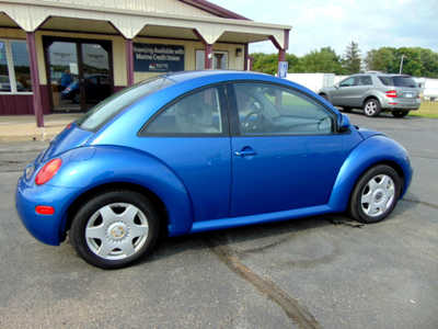 1998 Volkswagen Beetle, $5995. Photo 2