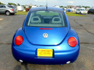 1998 Volkswagen Beetle, $5995. Photo 3