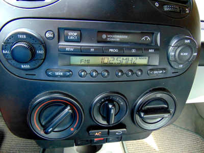 1998 Volkswagen Beetle, $5995. Photo 7