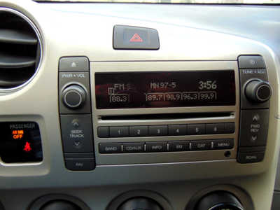 2009 Pontiac Vibe, $3995. Photo 7