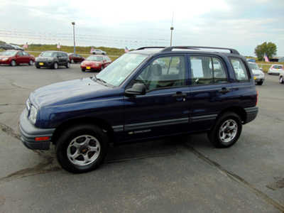 2000 Chevrolet Tracker, $6995. Photo 5